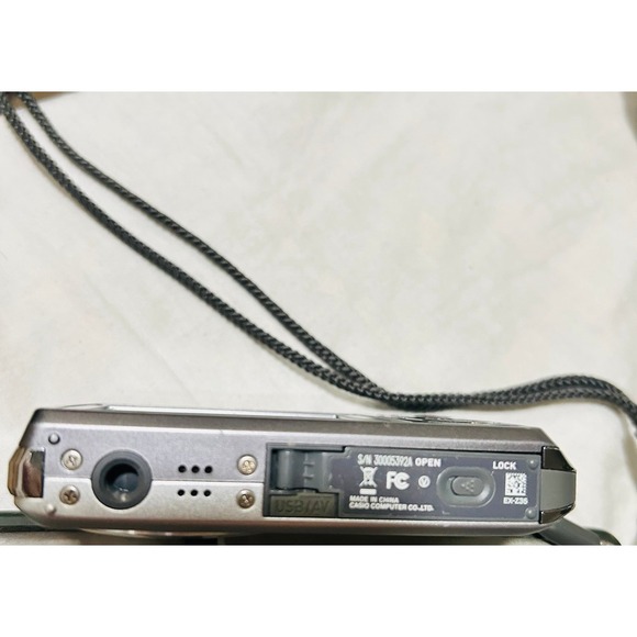 Casio Exilim EX-Z35 12.1MP Digital Camera Silver Bundle Tested Works W/Charger - Picture 5 of 12